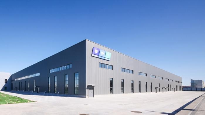 京西集团全球最大生产基地一期工程在河北张家口投产下线